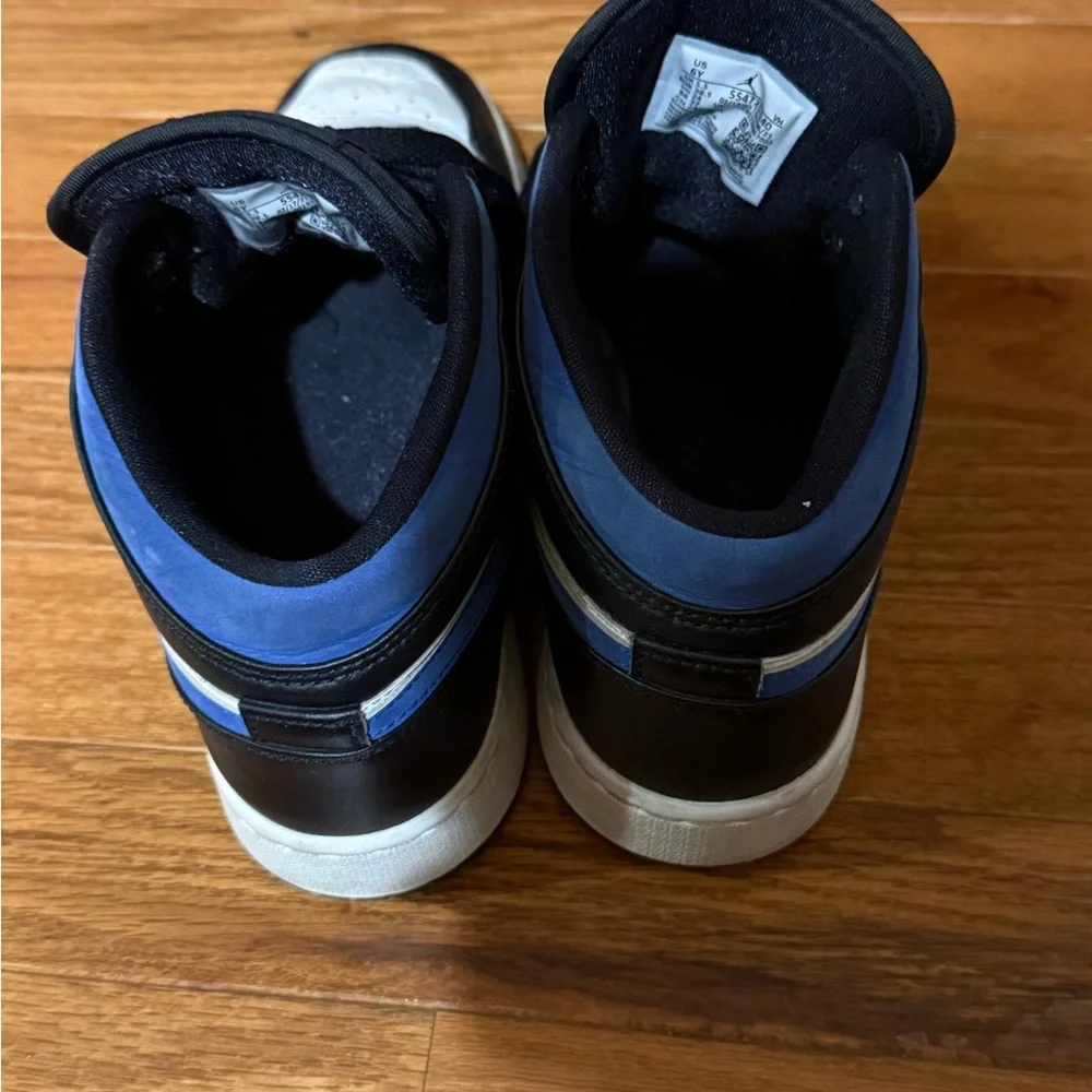 Jordan retro 1 Black and White Sneakers size 6 - Picture 3 of 4